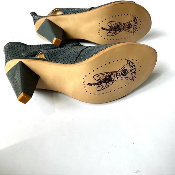 NEW IN BOX Fly London Indigo Iwo Toe Dark Grey Leather Ankle Boot 40 - Picture 8 of 16